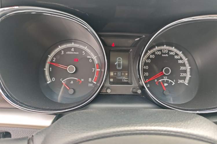 Used Venucia T70 2015 2.0L CVT Smart Edition Instrument Cluster