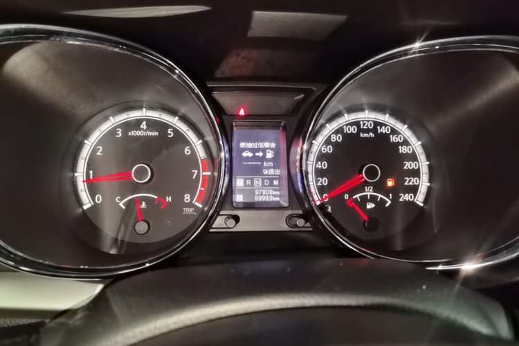 Used Venucia T70 2015 2.0L CVT Smart Edition Instrument Cluster