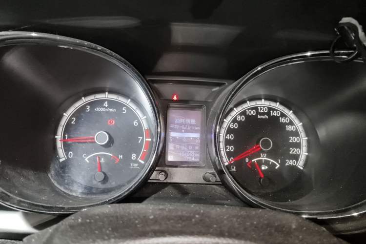 Used Venucia T70 2015 2.0L CVT Smart Choice Edition Instrument Cluster
