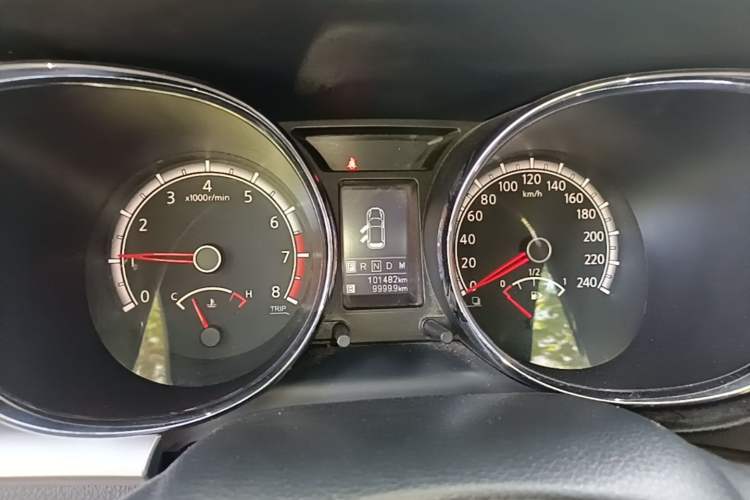 Used Venucia T70 2015 2.0L CVT Smart Choice Edition Instrument Cluster
