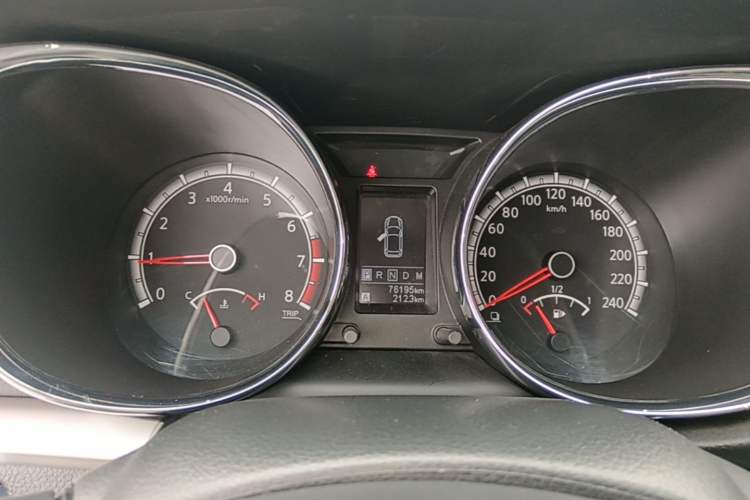 Used Venucia T70 2015 2.0L CVT Smart Choice Edition Instrument Cluster