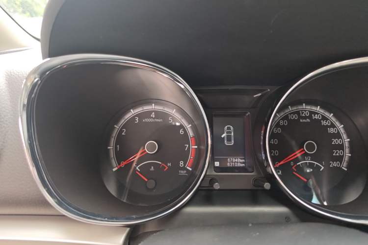 Used Venucia T70 2015 2.0L CVT Smart Edition Instrument Cluster