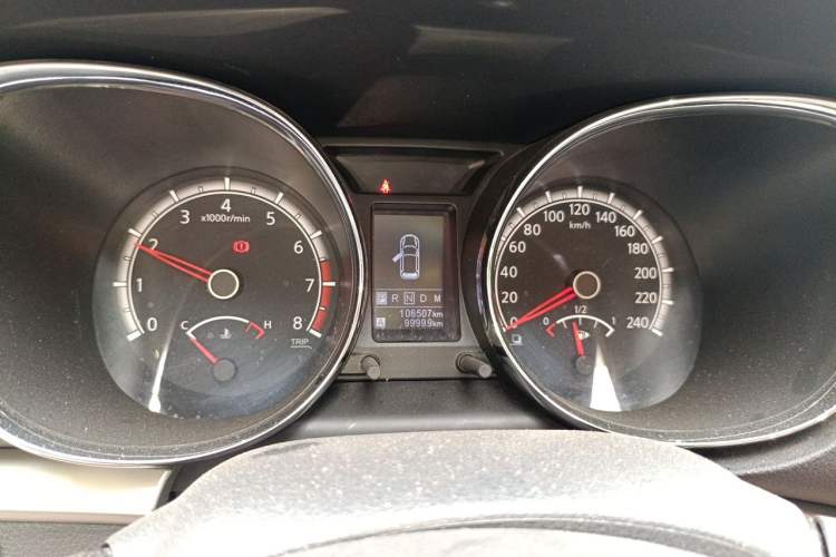 Used Venucia T70 2015 2.0L CVT Smart Choice Edition Instrument Cluster