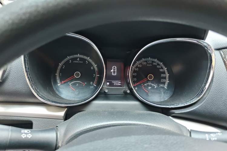 Used Venucia T70 2015 2.0L CVT Smart Choice Edition Instrument Cluster
