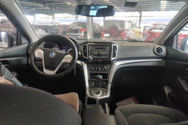 Used Venucia T70 2015 2.0L CVT Smart Choice Edition Interior 2
