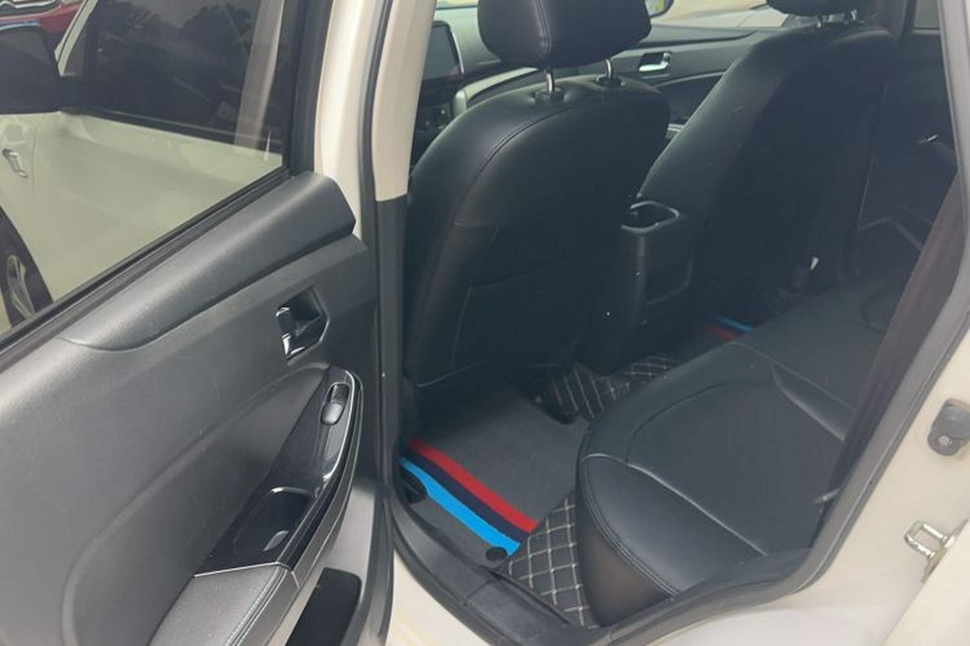 Used Venucia T70 2015 1.6L Manual Ruixing Edition Interior 2