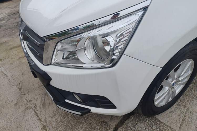 Used Venucia T70 2015 2.0L CVT Smart Choice Edition Left Front Headlight