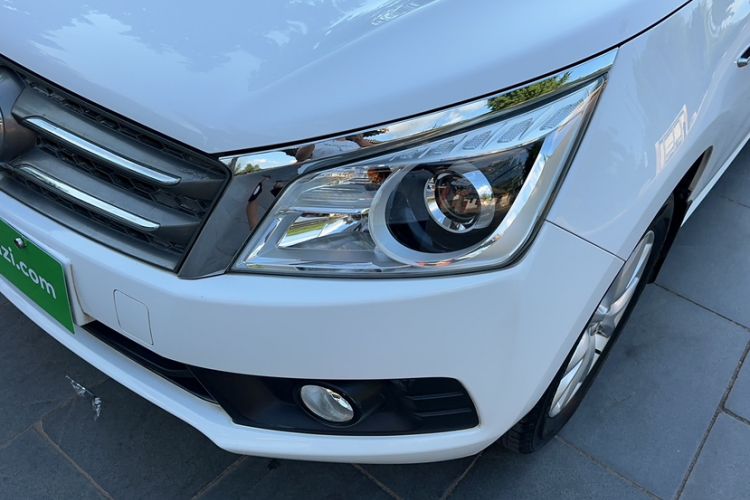Used Venucia T70 2015 2.0L CVT Smart Edition Left Front Headlight