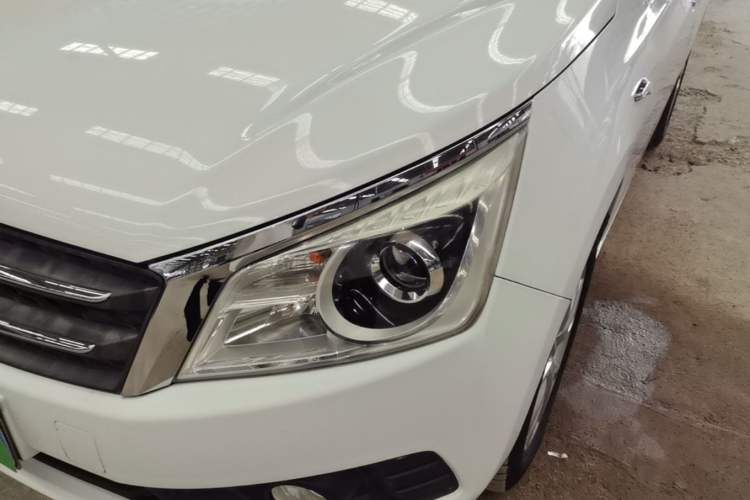 Used Venucia T70 2015 2.0L CVT Smart Edition Left Front Headlight