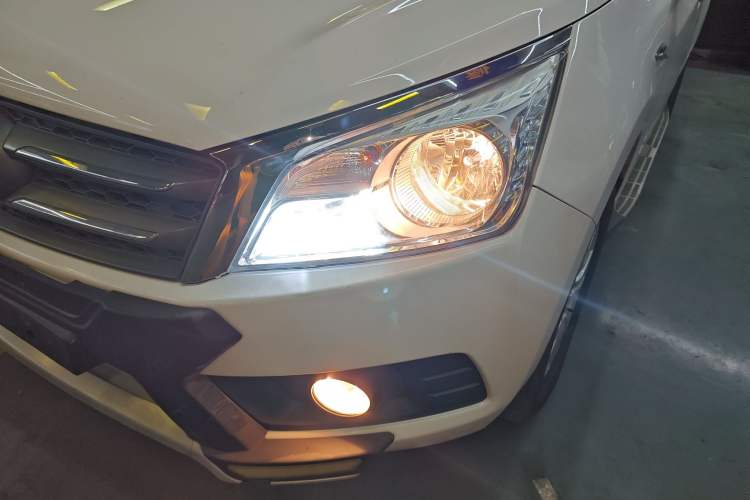 Used Venucia T70 2015 2.0L CVT Smart Choice Edition Left Front Headlight