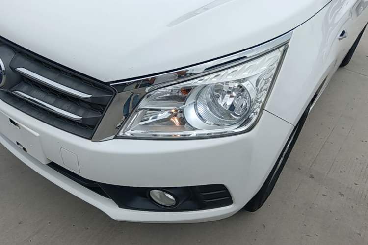 Used Venucia T70 2015 2.0L CVT Smart Choice Edition Left Front Headlight