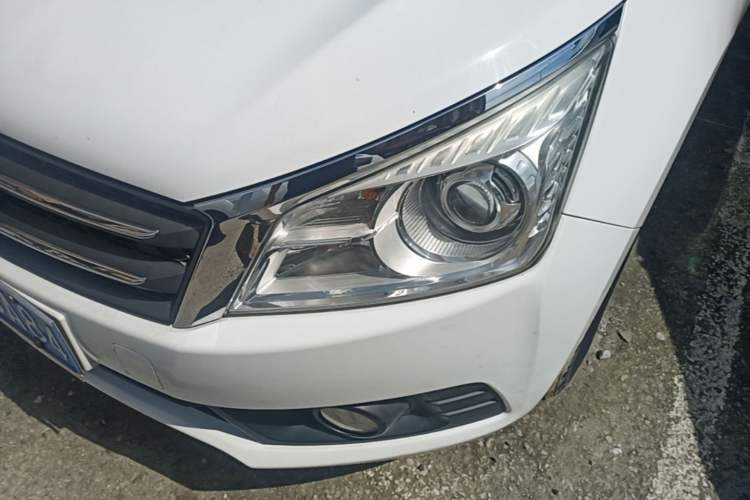 Used Venucia T70 2015 2.0L CVT Smart Choice Edition Left Front Headlight