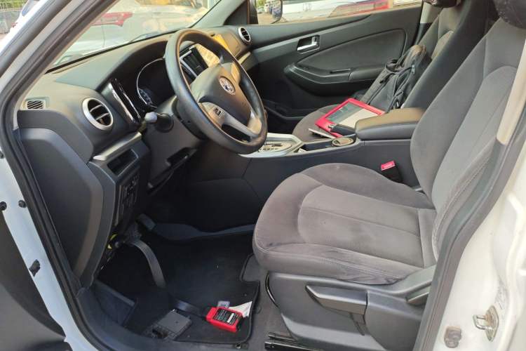 Used Venucia T70 2015 2.0L CVT Smart Choice Edition Left Front Seat