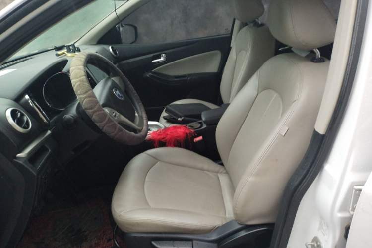 Used Venucia T70 2015 2.0L CVT Smart Choice Edition Left Front Seat