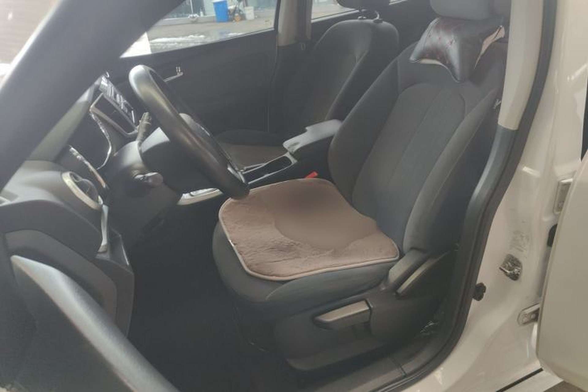 Used Venucia T70 2015 2.0L CVT Smart Choice Edition Left Front Seat