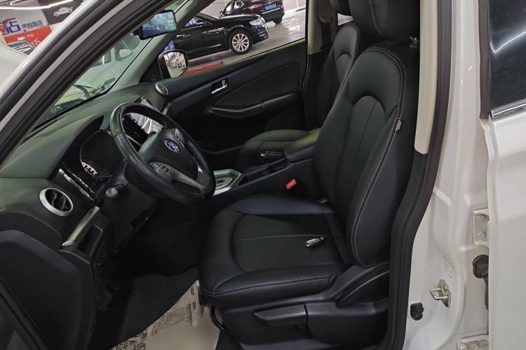Used Venucia T70 2015 2.0L CVT Smart Choice Edition Left Front Seat