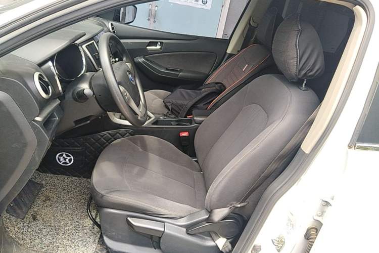 Used Venucia T70 2015 2.0L Manual RuiQu Version Left Front Seat