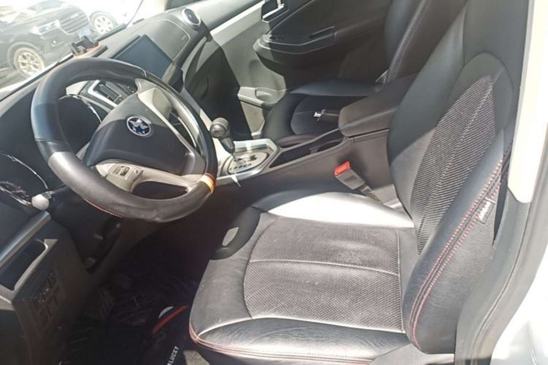 Used Venucia T70 2015 2.0L CVT Smart Choice Edition Left Front Seat