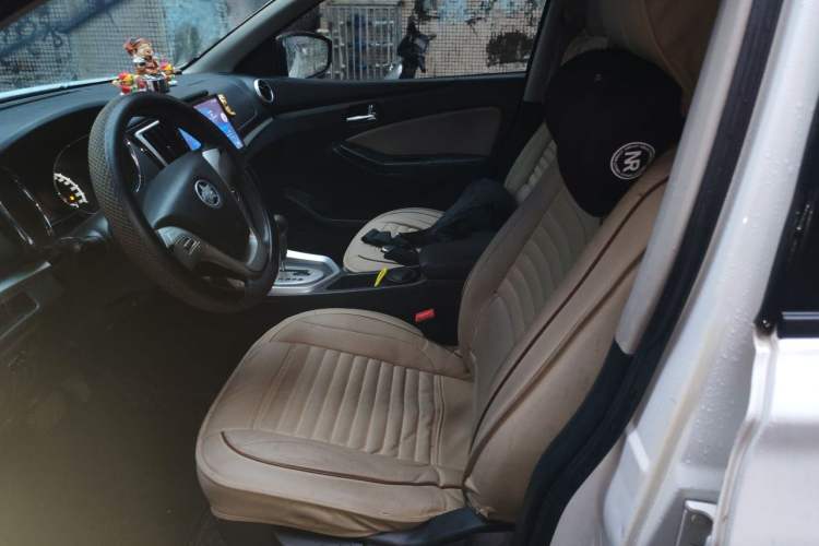 Used Venucia T70 2015 2.0L CVT Smart Edition Left Front Seat