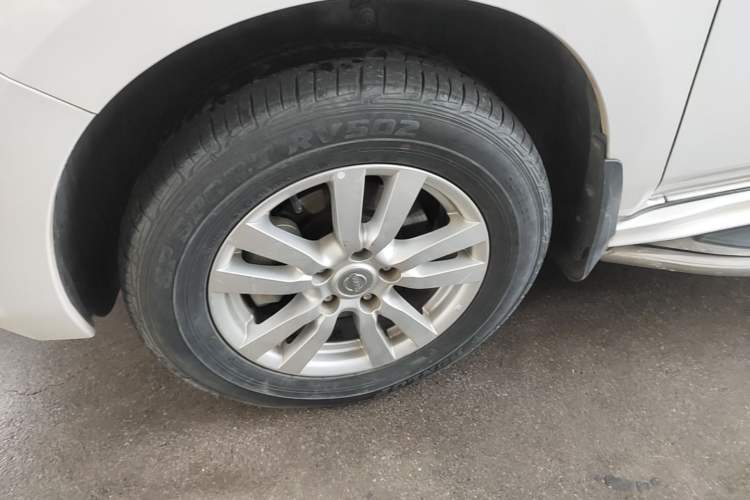 Used Venucia T70 2015 2.0L CVT Smart Edition Left Front Wheel Hub
