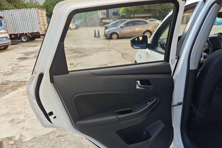 Used Venucia T70 2015 2.0L CVT Smart Choice Edition Left Rear Door Interior
