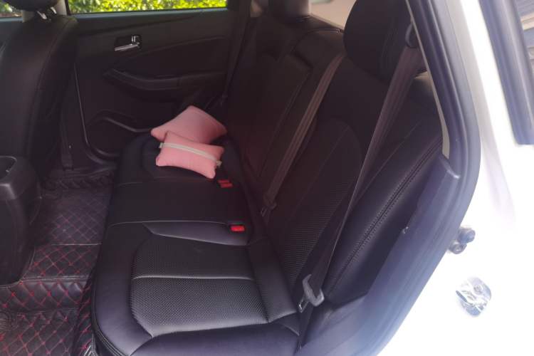 Used Venucia T70 2015 2.0L CVT Smart Choice Edition Left Rear Seat