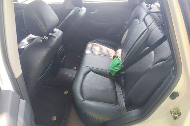 Used Venucia T70 2015 2.0L CVT Smart Choice Edition Left Rear Seat