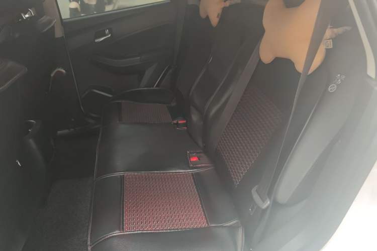 Used Venucia T70 2015 2.0L CVT Smart Choice Edition Left Rear Seat