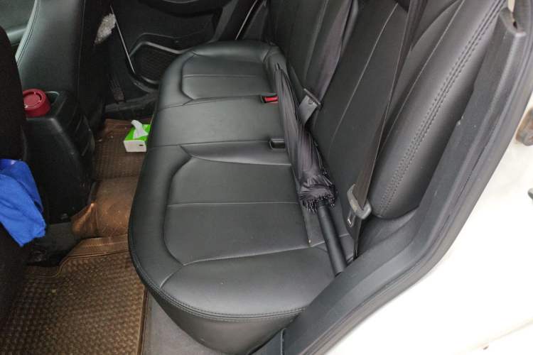 Used Venucia T70 2015 2.0L CVT Smart Choice Edition Left Rear Seat