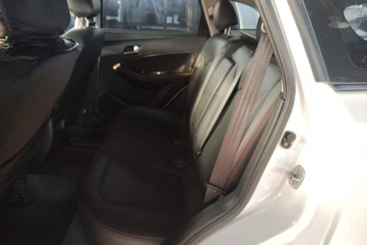 Used Venucia T70 2015 2.0L CVT Smart Choice Edition Left Rear Seat
