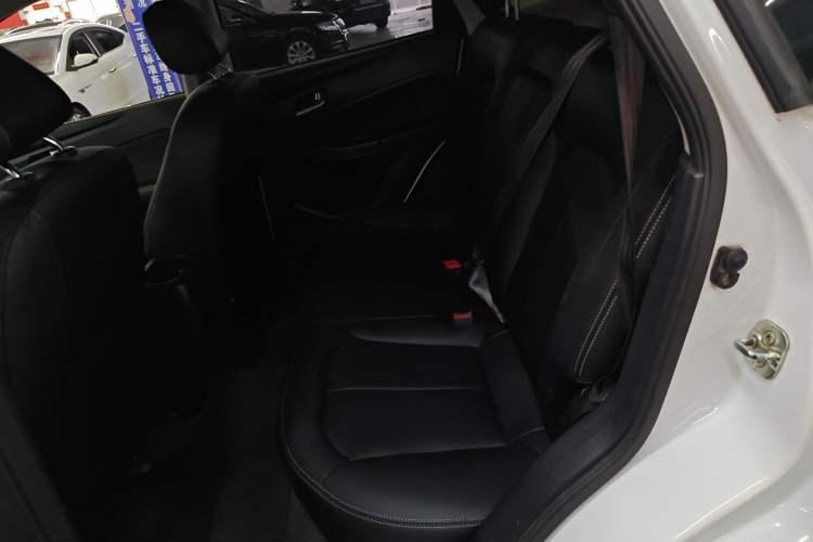 Used Venucia T70 2015 2.0L CVT Smart Choice Edition Left Rear Seat
