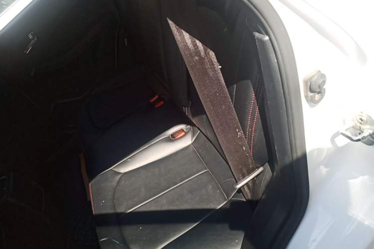 Used Venucia T70 2015 2.0L CVT Smart Choice Edition Left Rear Seat