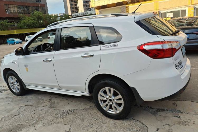 Used Venucia T70 2015 2.0L CVT Smart Choice Edition Left Side