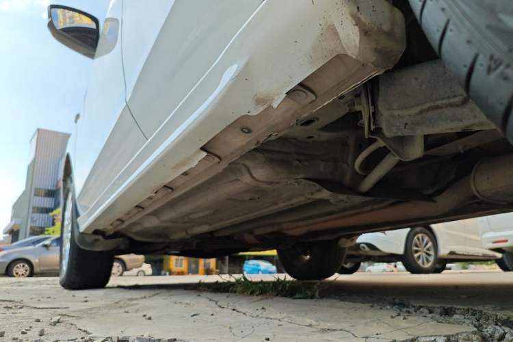 Used Venucia T70 2015 2.0L CVT Smart Choice Edition Left Side Sill
