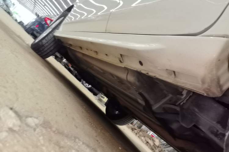 Used Venucia T70 2015 2.0L CVT Smart Edition Left Side Sill