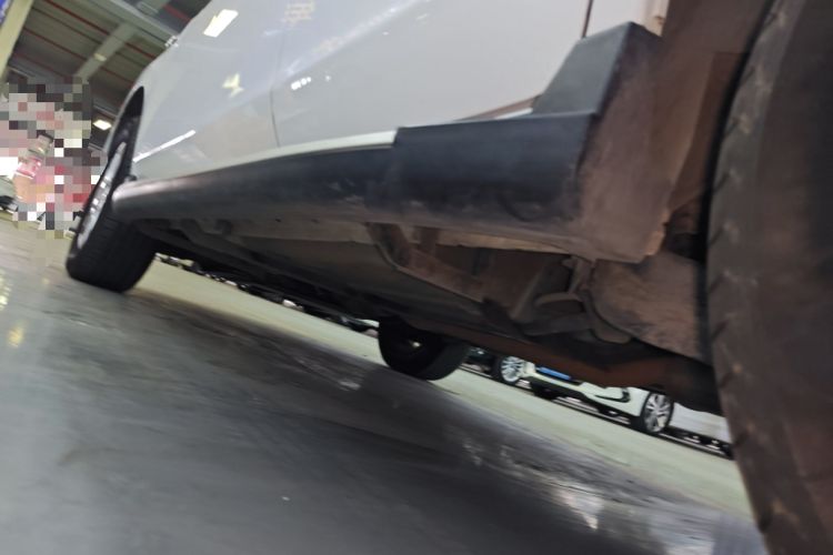 Used Venucia T70 2015 2.0L CVT Smart Choice Edition Left Side Sill