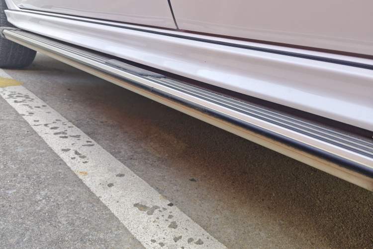 Used Venucia T70 2015 2.0L CVT Smart Edition Left Side Sill