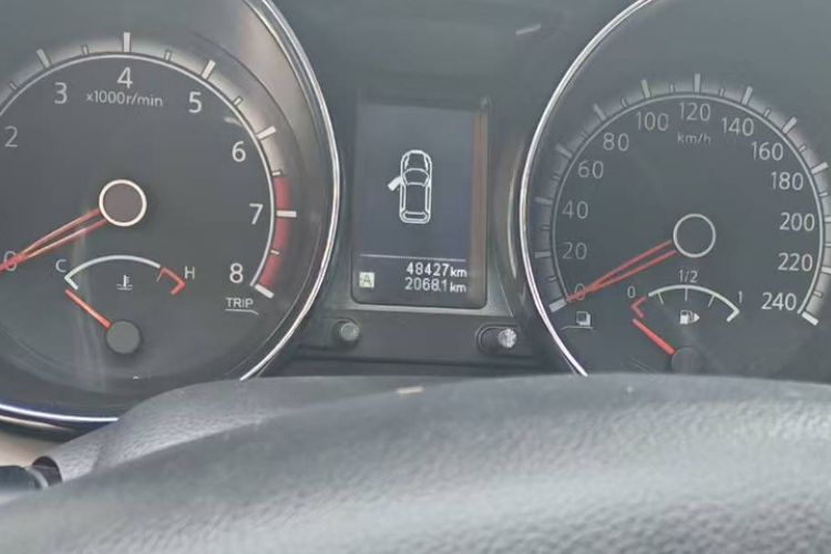 Used Venucia T70 2015 2.0L CVT Smart Choice Edition Odometer Close Up