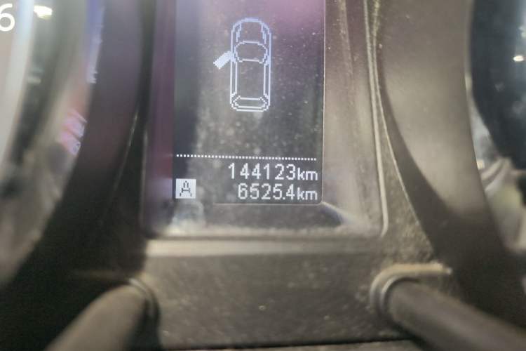 Used Venucia T70 2015 1.6L Manual Ruixing Edition Odometer Close Up