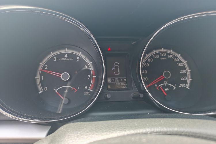 Used Venucia T70 2015 2.0L CVT Smart Choice Edition Odometer Close Up