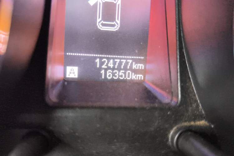 Used Venucia T70 2015 1.6L Manual Ruixing Edition Odometer Close Up