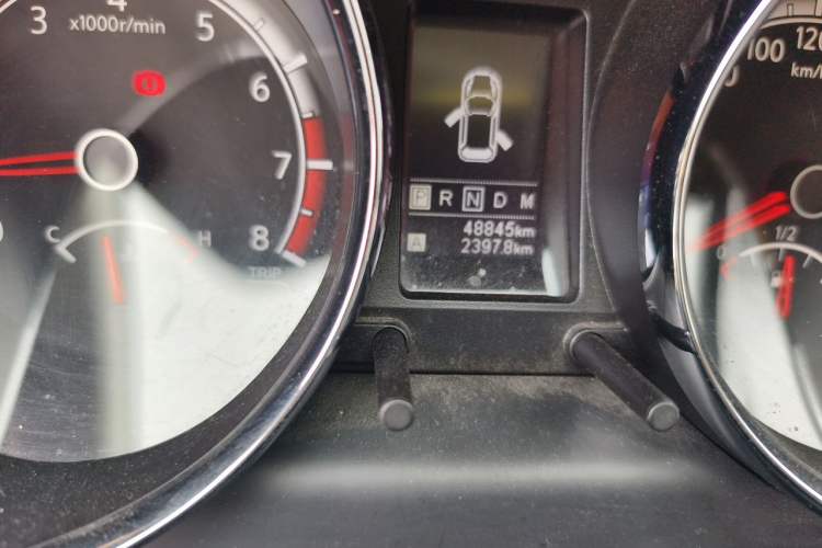 Used Venucia T70 2015 2.0L CVT Smart Choice Edition Odometer Close Up