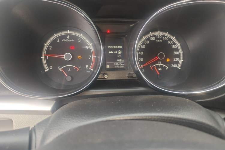 Used Venucia T70 2015 2.0L Manual RuiQu Version Odometer Close Up