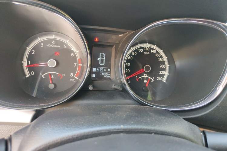 Used Venucia T70 2015 2.0L CVT Smart Choice Edition Odometer Close Up