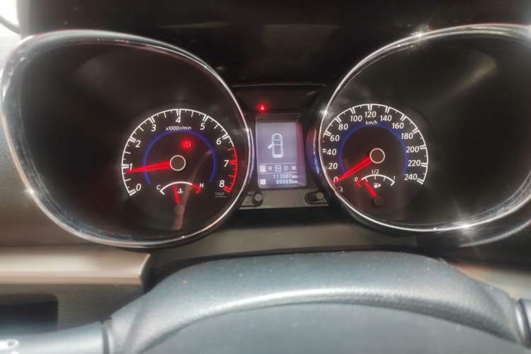 Used Venucia T70 2015 2.0L CVT Smart Choice Edition Odometer Close Up