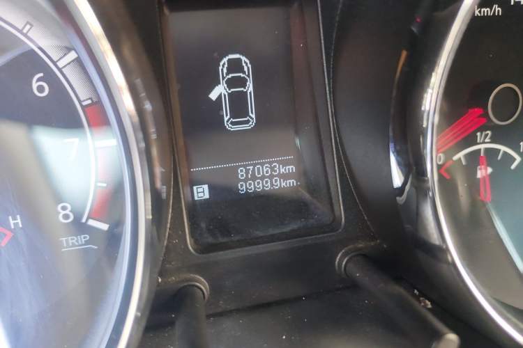Used Venucia T70 2015 2.0L Manual RuiXiang Edition Odometer Close Up