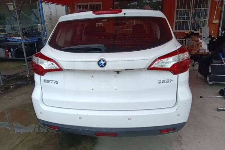 Used Venucia T70 2015 1.6L Manual Ruixing Edition Rear