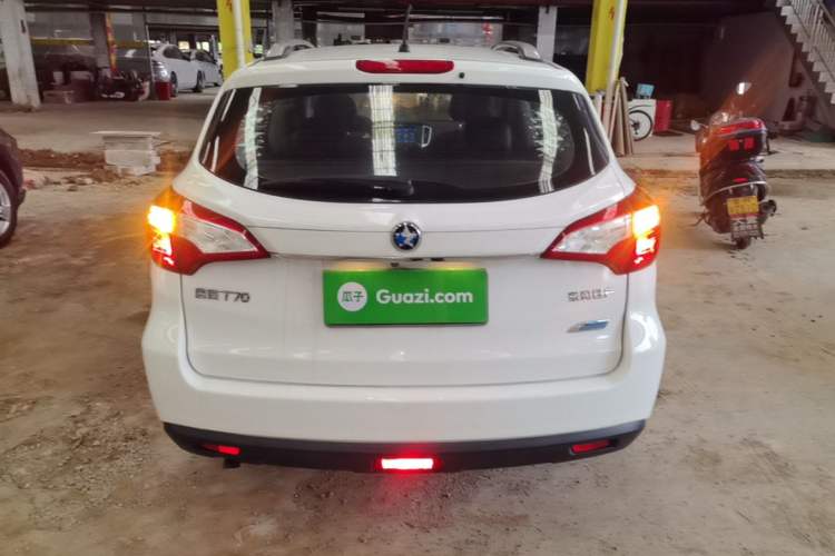 Used Venucia T70 2015 2.0L CVT Smart Edition Rear