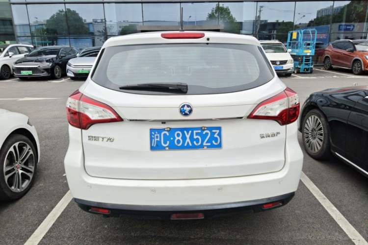 Used Venucia T70 2015 1.6L Manual Ruixing Edition Rear