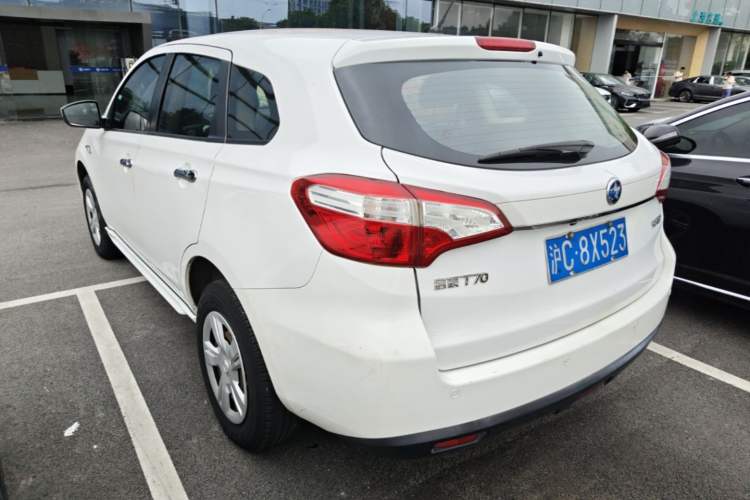 Used Venucia T70 2015 1.6L Manual Ruixing Edition Rear Left 45 Deg